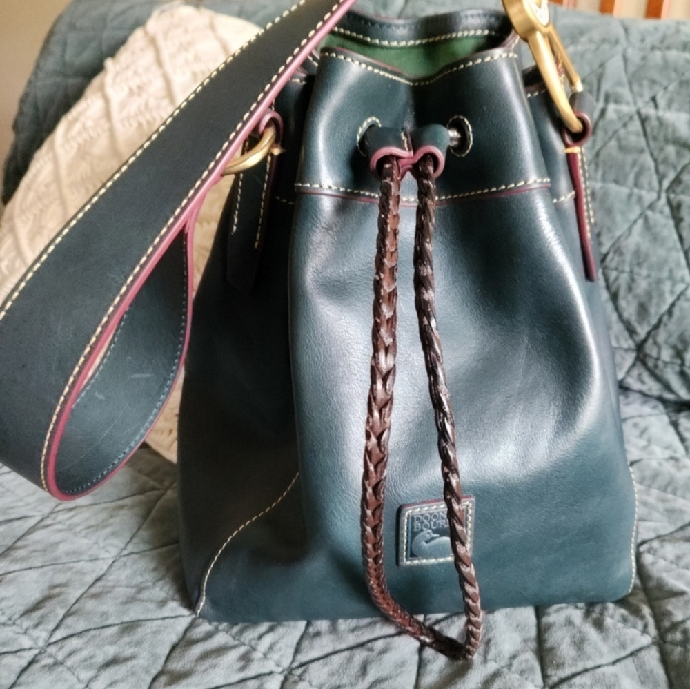 Dooney and bourke florentine hattie